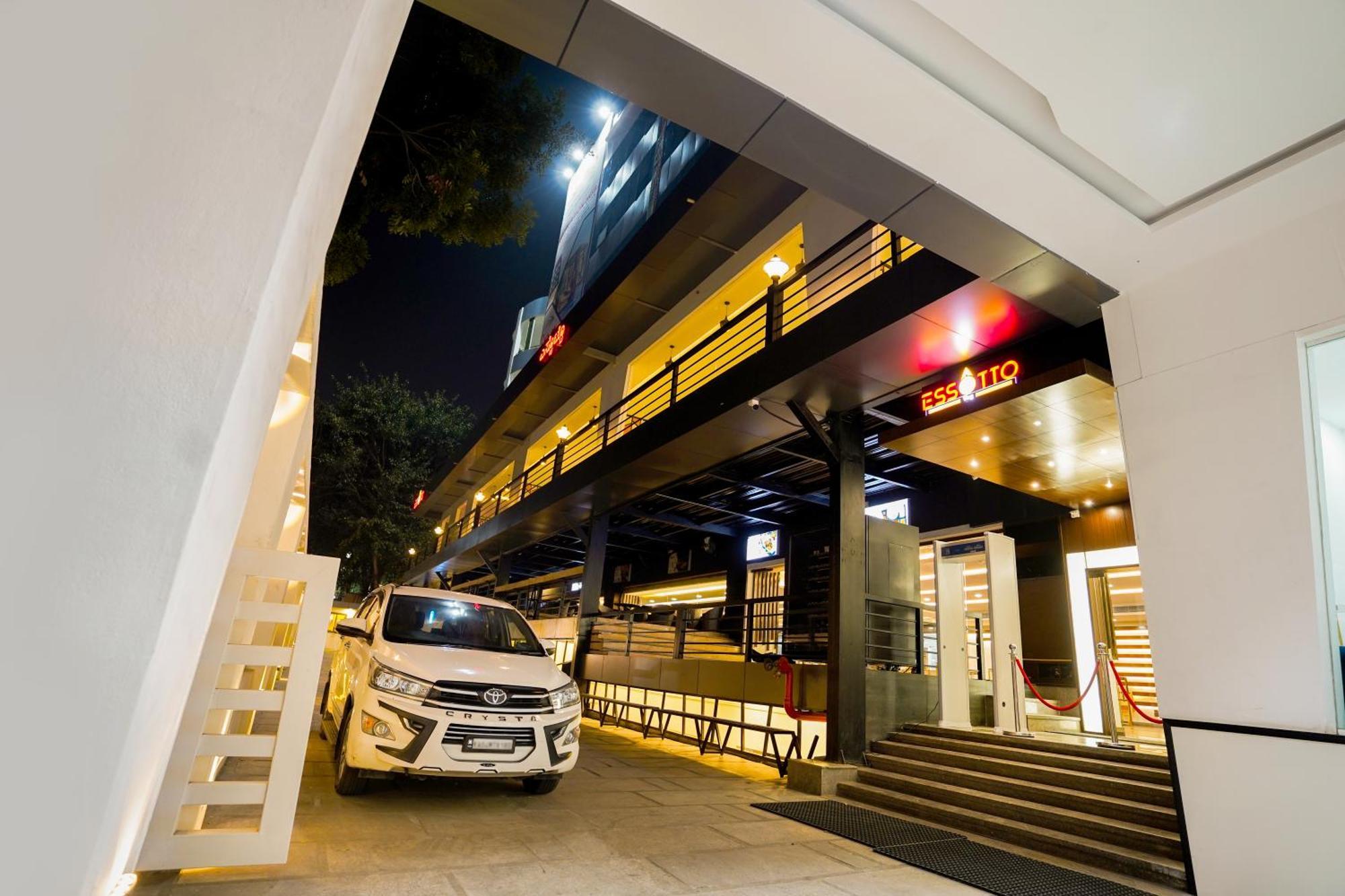 班加罗尔 Essotto Recreation Hub酒店 外观 照片